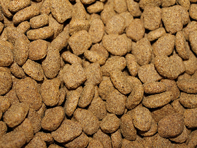 Dry petfood products